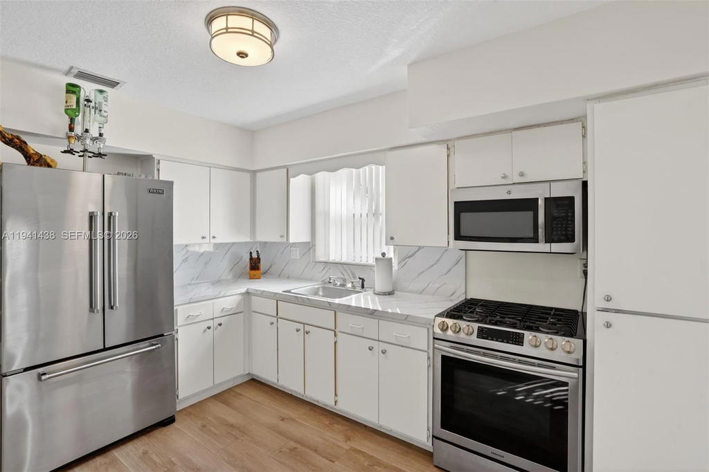 Real estate property located at 8500 16th St, Miami-dade, Westchester Part 3, Miami, FL