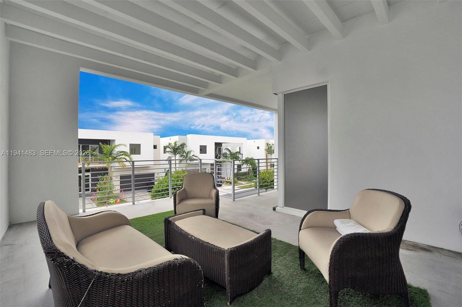 Real estate property located at 10055 77th St, Miami-dade, Doral Commons Residential, Doral, FL