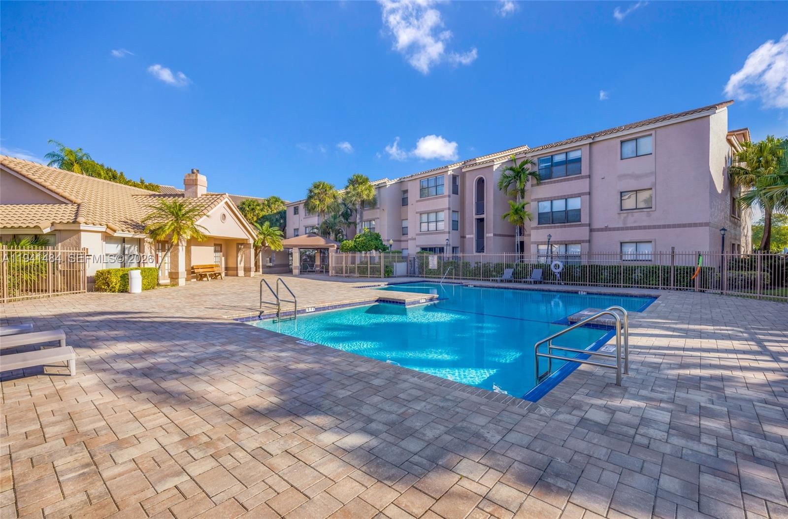 Real estate property located at 2986 University Dr #8101, Broward, Sundance At Davie Condo, Davie, FL