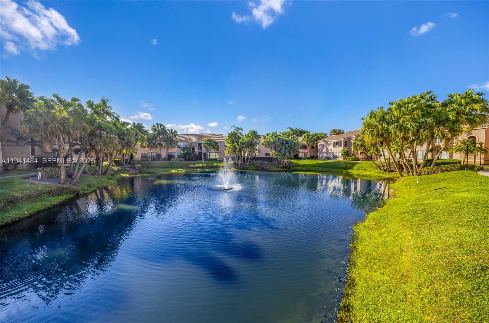 Real estate property located at 2986 University Dr #8101, Broward, Sundance At Davie Condo, Davie, FL