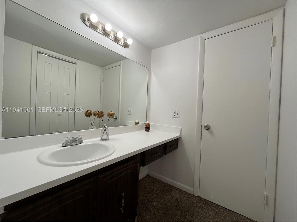 Real estate property located at 492 165th St Rd C-611, Miami-dade, Montecarlo Condo, Miami, FL