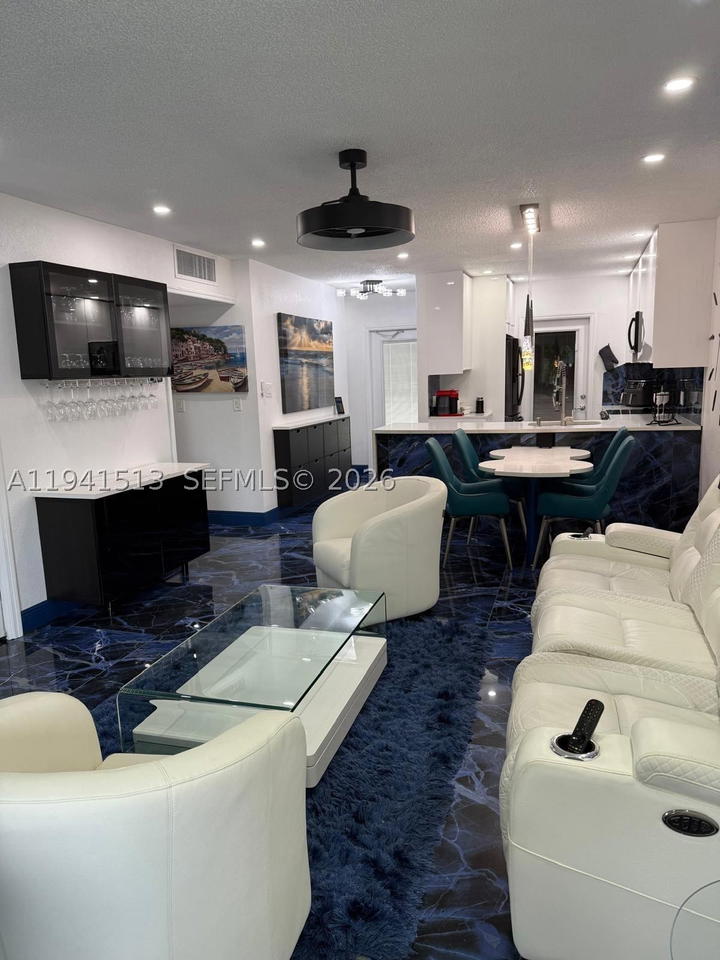 Real estate property located at 5121 Oakland Park Blvd #212, Broward, Kahlua Gardens Condo, Lauderdale Lakes, FL