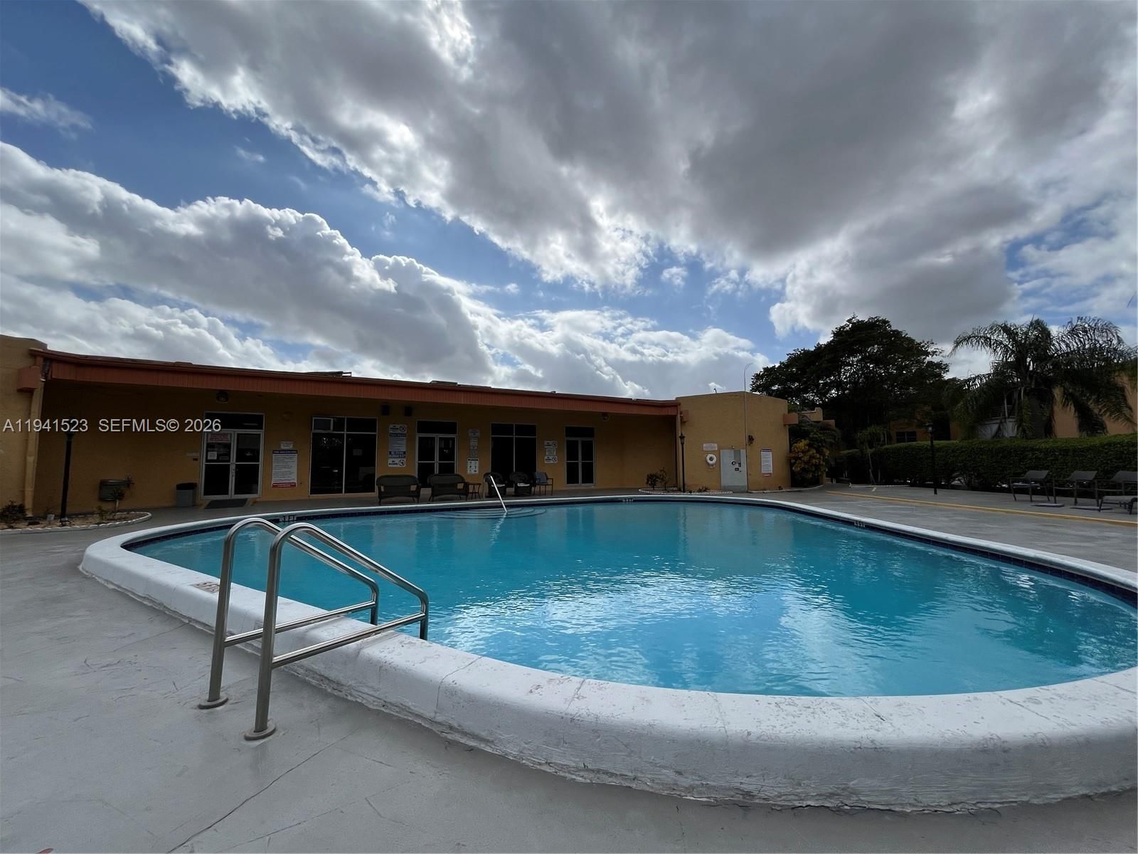 Real estate property located at 4354 9th Ave #12-1C, Broward, Heritage Circle Condo, Deerfield Beach, FL