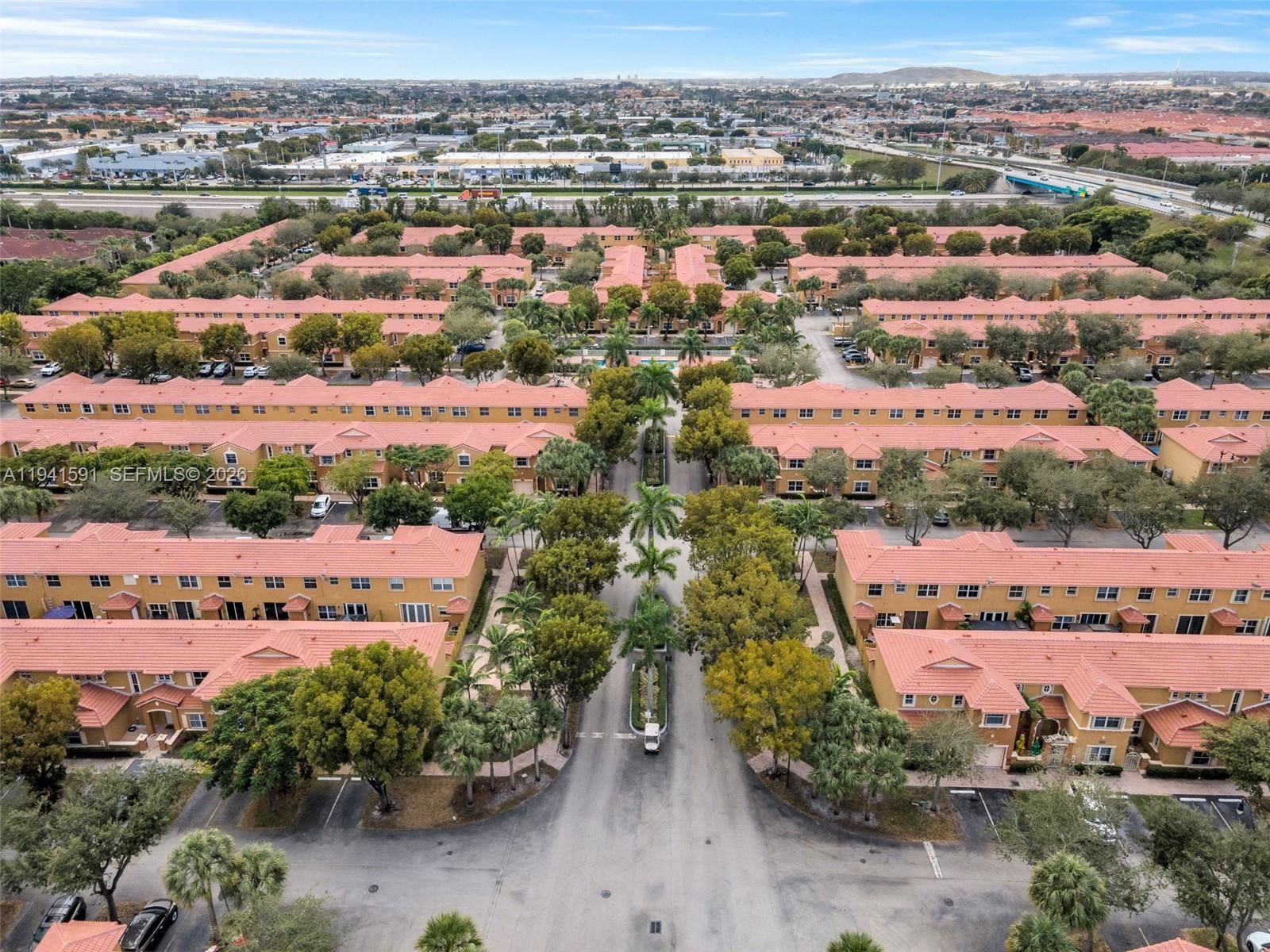 Real estate property located at 8423 138th Ter #2804, Miami-dade, Villa Vizcaya Condo, Miami Lakes, FL