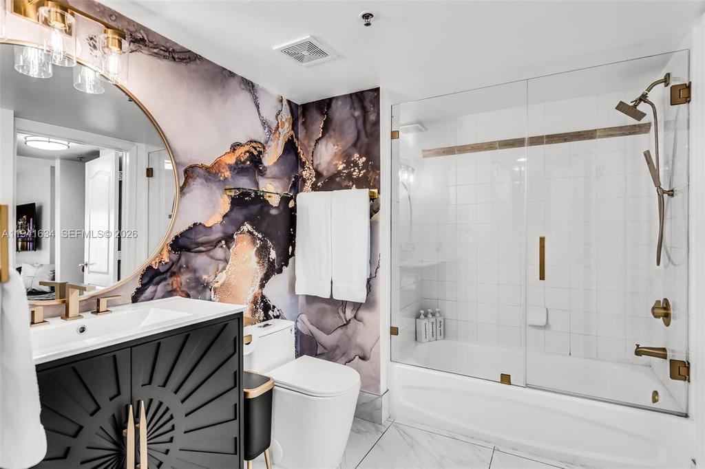 Real estate property located at 1200 Brickell Bay Dr #2807, Miami-dade, The Club At Brickell Bay, Miami, FL