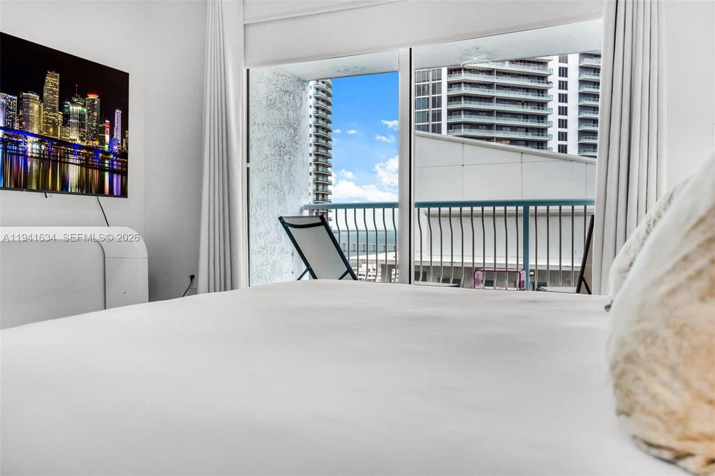 Real estate property located at 1200 Brickell Bay Dr #2807, Miami-dade, The Club At Brickell Bay, Miami, FL