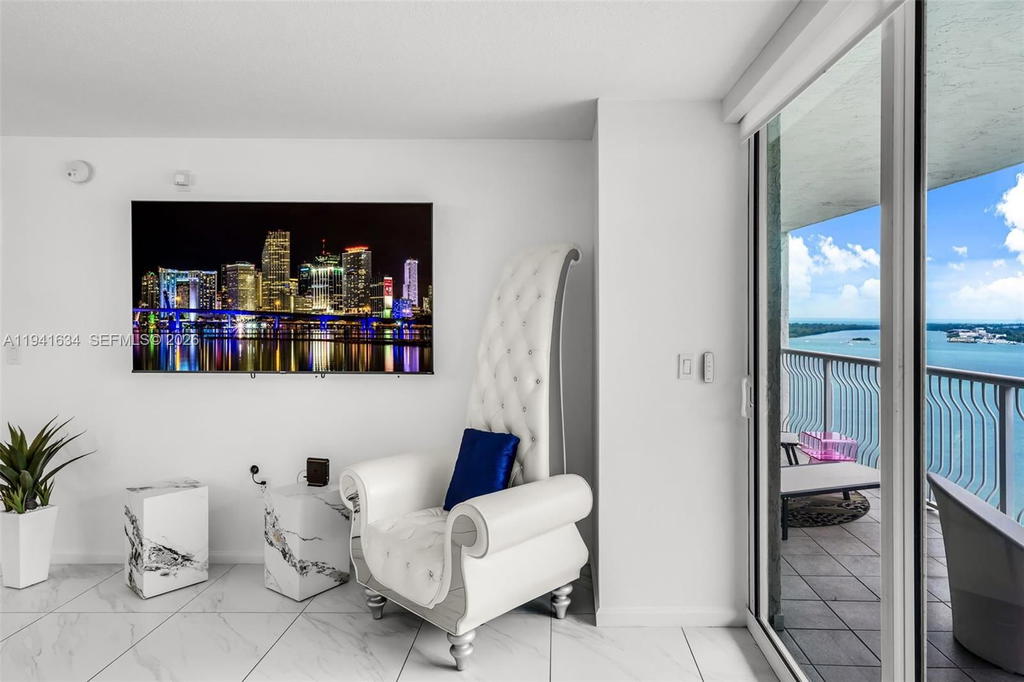Real estate property located at 1200 Brickell Bay Dr #2807, Miami-dade, The Club At Brickell Bay, Miami, FL