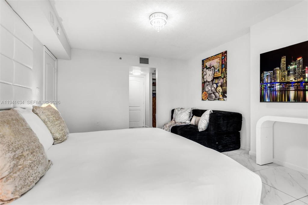 Real estate property located at 1200 Brickell Bay Dr #2807, Miami-dade, The Club At Brickell Bay, Miami, FL
