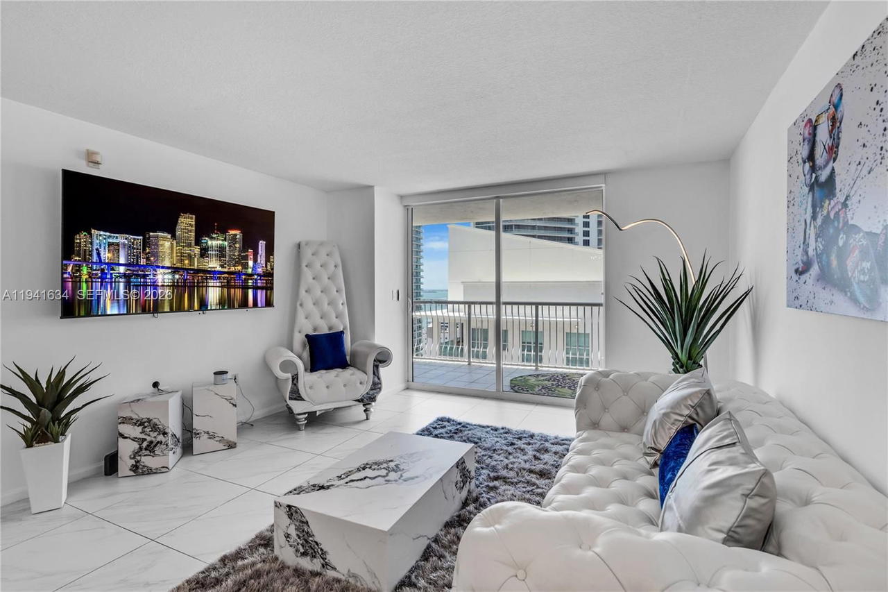 Real estate property located at 1200 Brickell Bay Dr #2807, Miami-dade, The Club At Brickell Bay, Miami, FL
