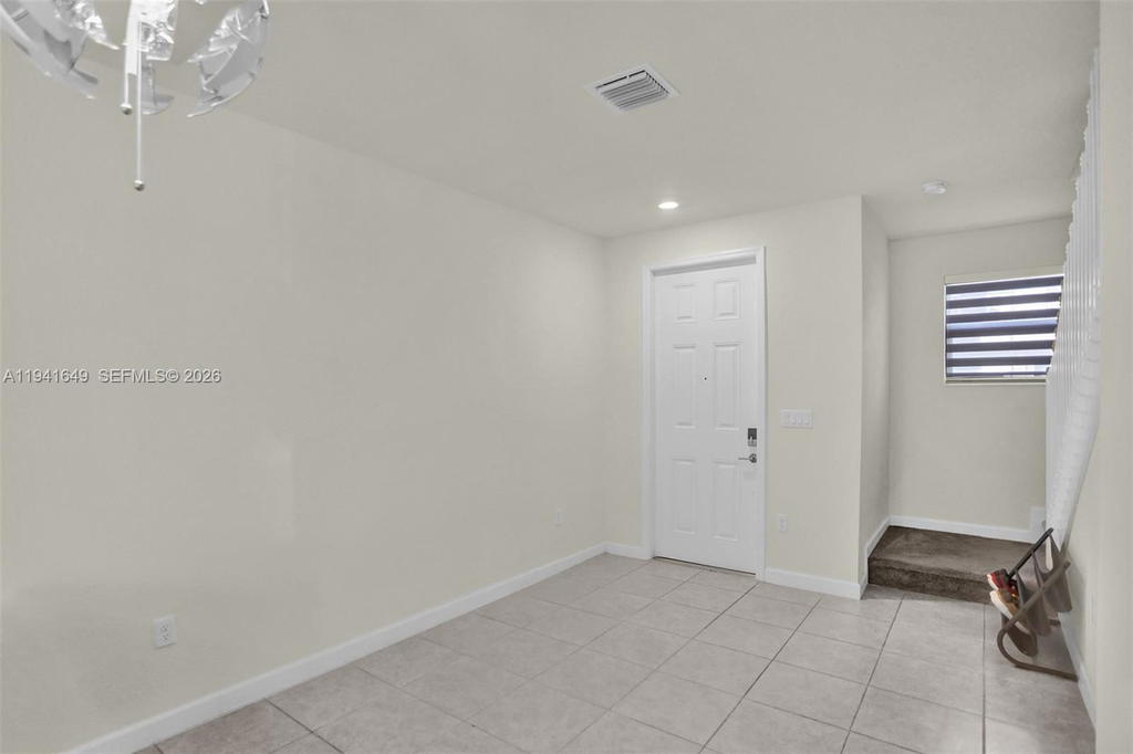 Real estate property located at 10025 32nd Ln, Miami-dade, Aquabella Section One, Hialeah, FL