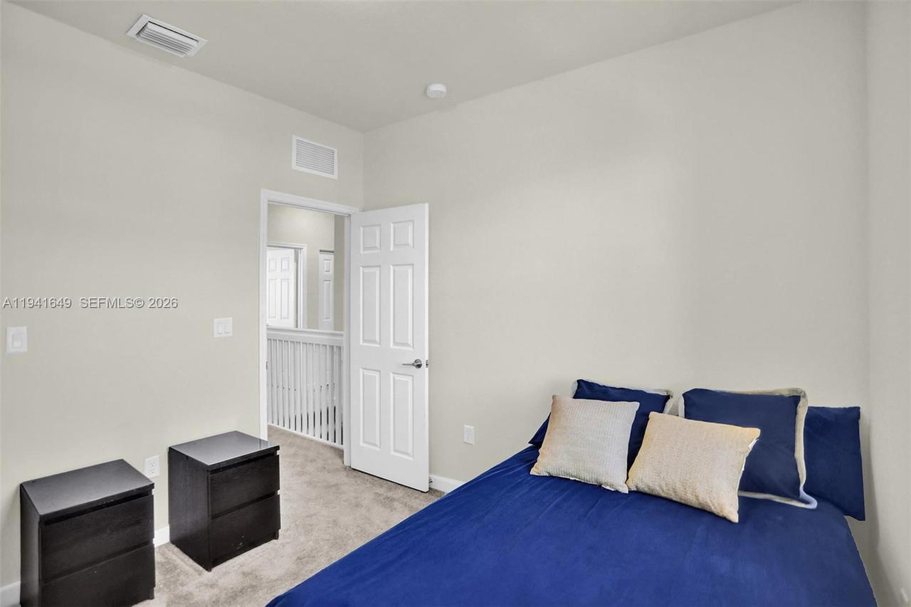 Real estate property located at 10025 32nd Ln, Miami-dade, Aquabella Section One, Hialeah, FL
