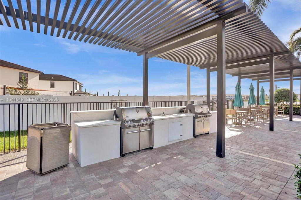 Real estate property located at 10025 32nd Ln, Miami-dade, Aquabella Section One, Hialeah, FL