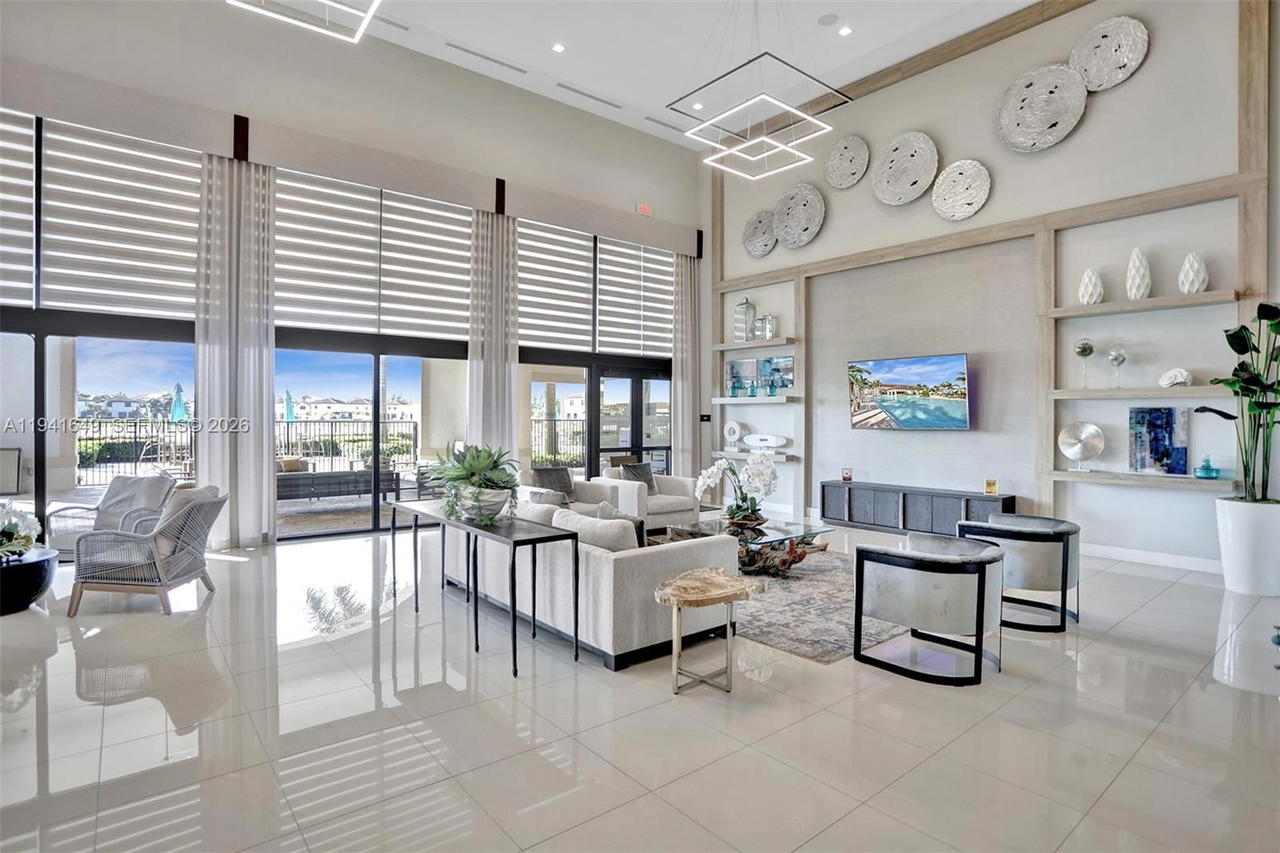 Real estate property located at 10025 32nd Ln, Miami-dade, Aquabella Section One, Hialeah, FL