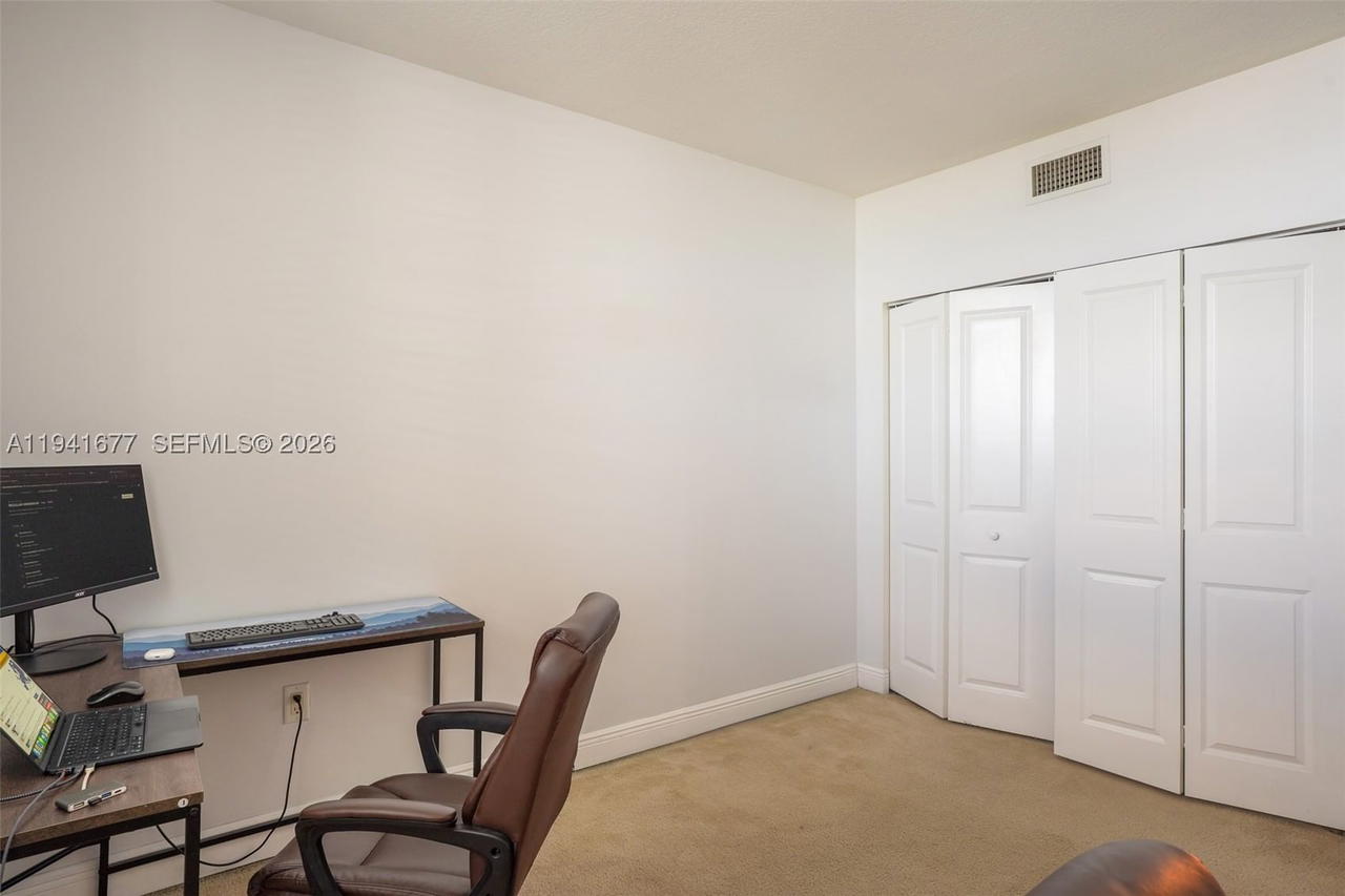 Real estate property located at 1250 Miami Ave #3003, Miami-dade, Vue At Brickell Condo, Miami, FL