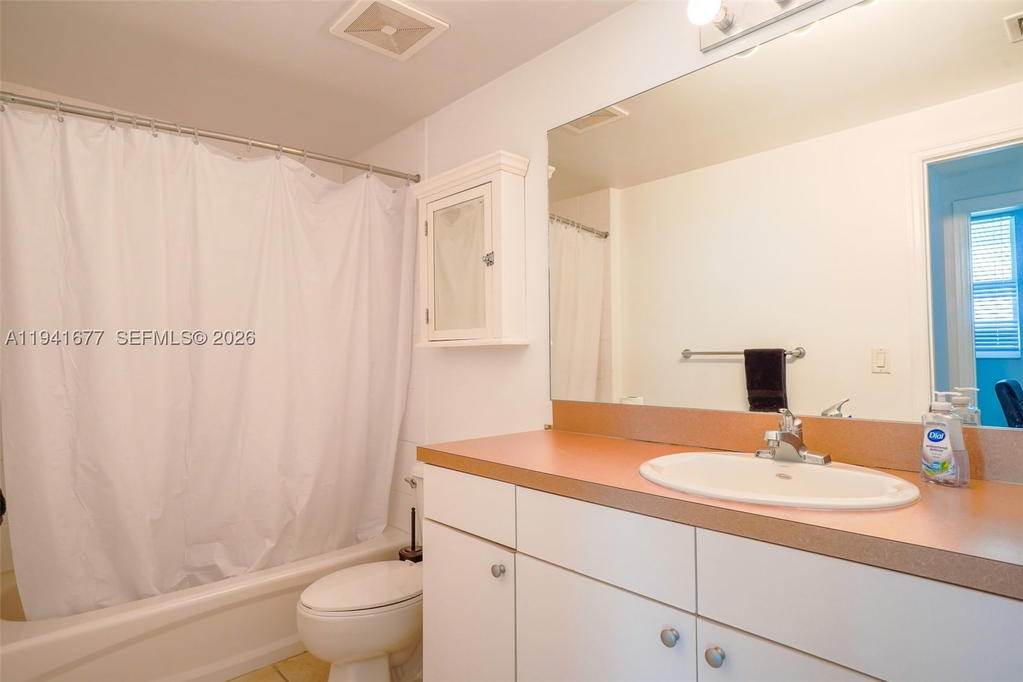 Real estate property located at 1250 Miami Ave #3003, Miami-dade, Vue At Brickell Condo, Miami, FL