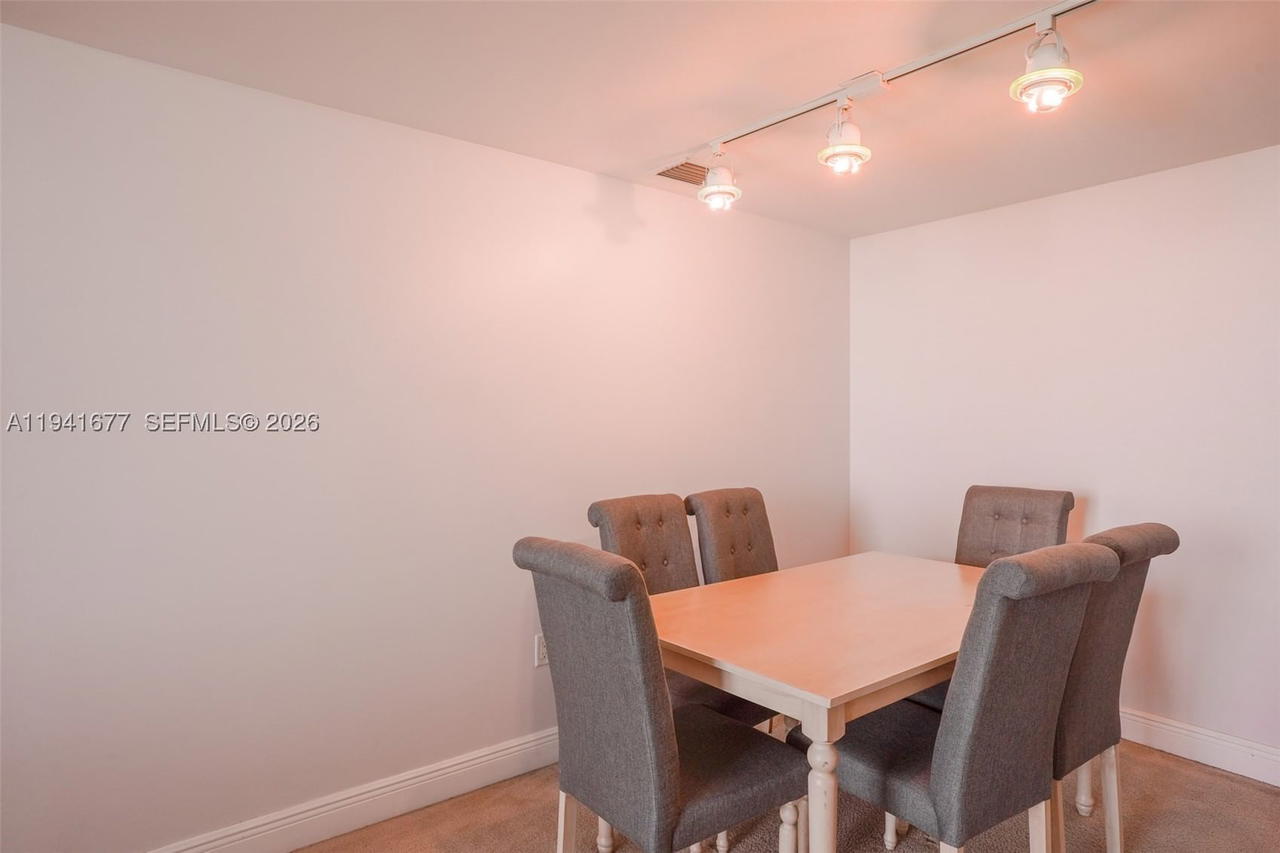 Real estate property located at 1250 Miami Ave #3003, Miami-dade, Vue At Brickell Condo, Miami, FL