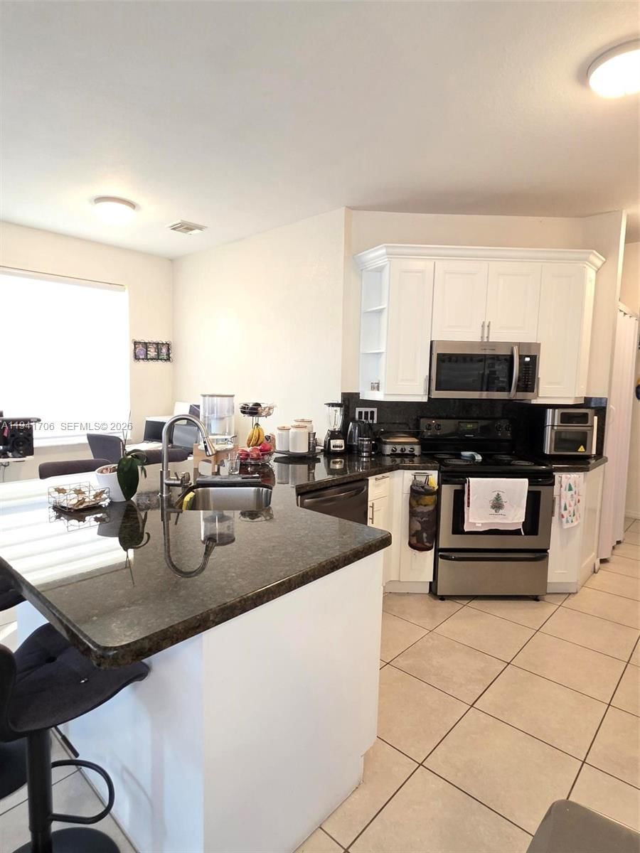 Real estate property located at 11702 137th Pl, Miami-dade, Century Breeze, Miami, FL