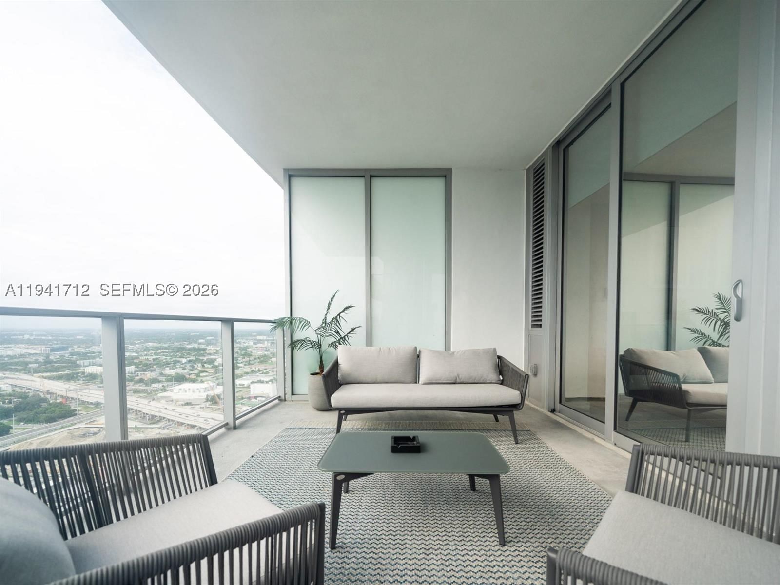 Real estate property located at 851 1st Ave #3606, Miami-dade, Paramount Worldcenter, Miami, FL