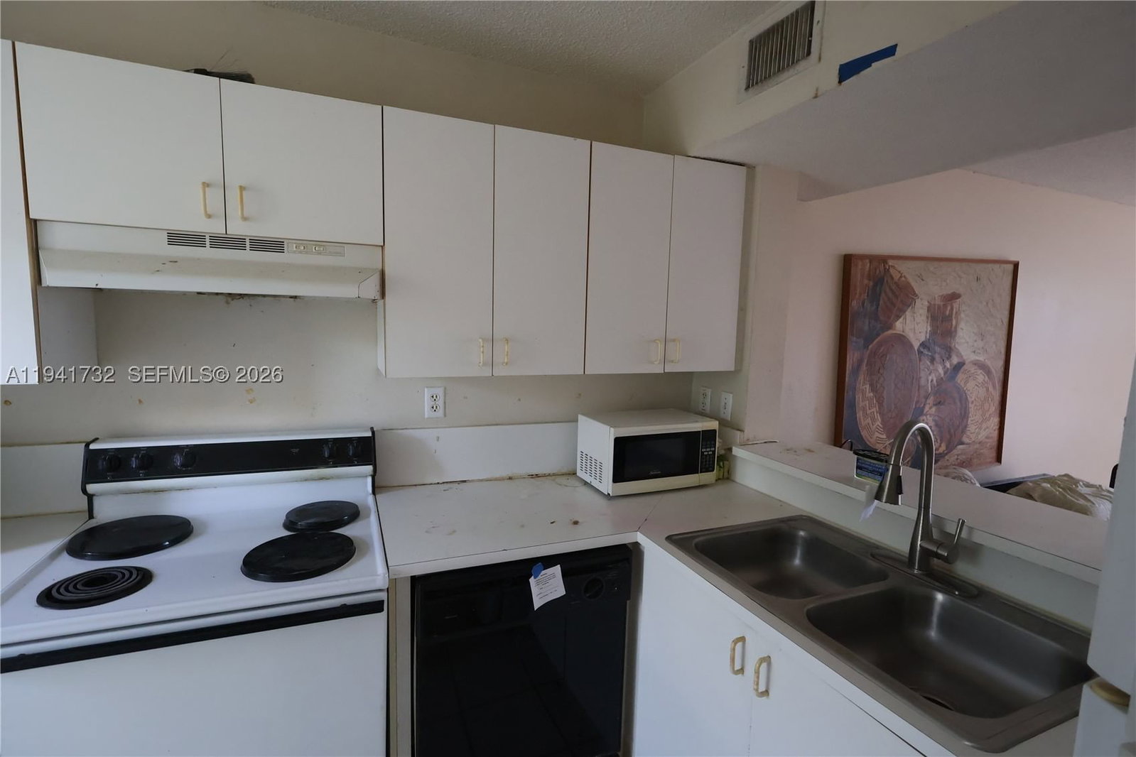 Real estate property located at 318 107th Ave #2B, Miami-dade, Laguna Condo, Miami, FL