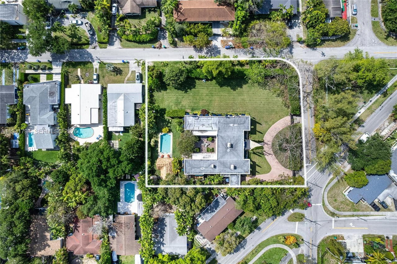 Real estate property located at 8447 Dixie Hwy, Miami-dade, Biscayne Heights, Miami, FL