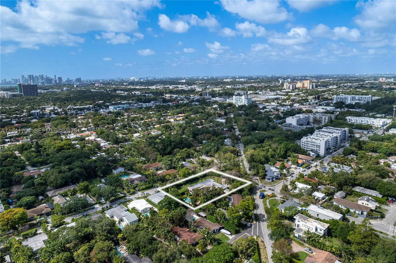 Real estate property located at 8447 Dixie Hwy, Miami-dade, Biscayne Heights, Miami, FL