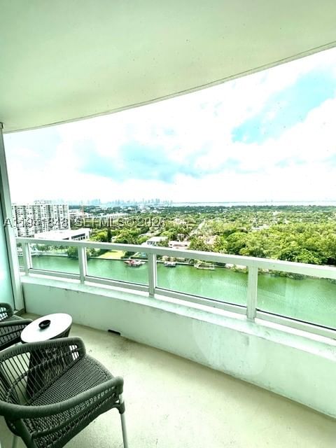Real estate property located at 4401 Collins Ave #1817, Miami-dade, Fontainebleau Ii Condo, Miami Beach, FL
