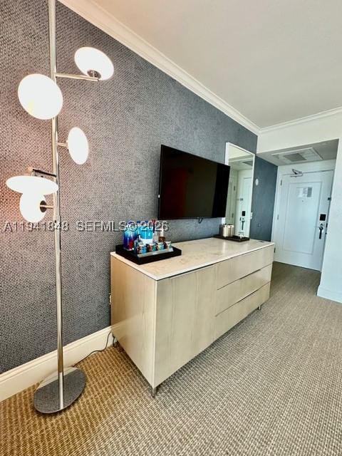 Real estate property located at 4401 Collins Ave #1817, Miami-dade, Fontainebleau Ii Condo, Miami Beach, FL
