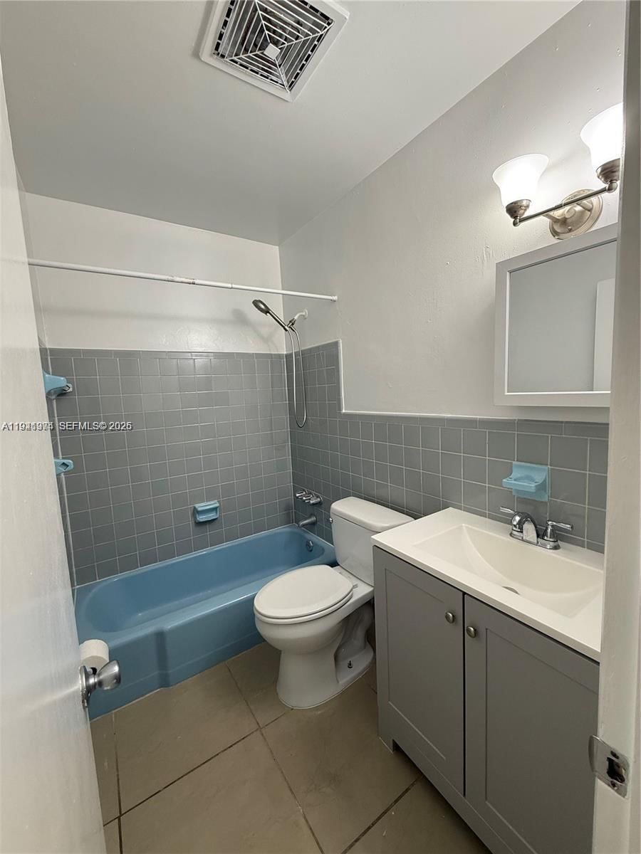 Real estate property located at 2915 Plunkett St #12A, Broward, Town Colony Condo, Hollywood, FL