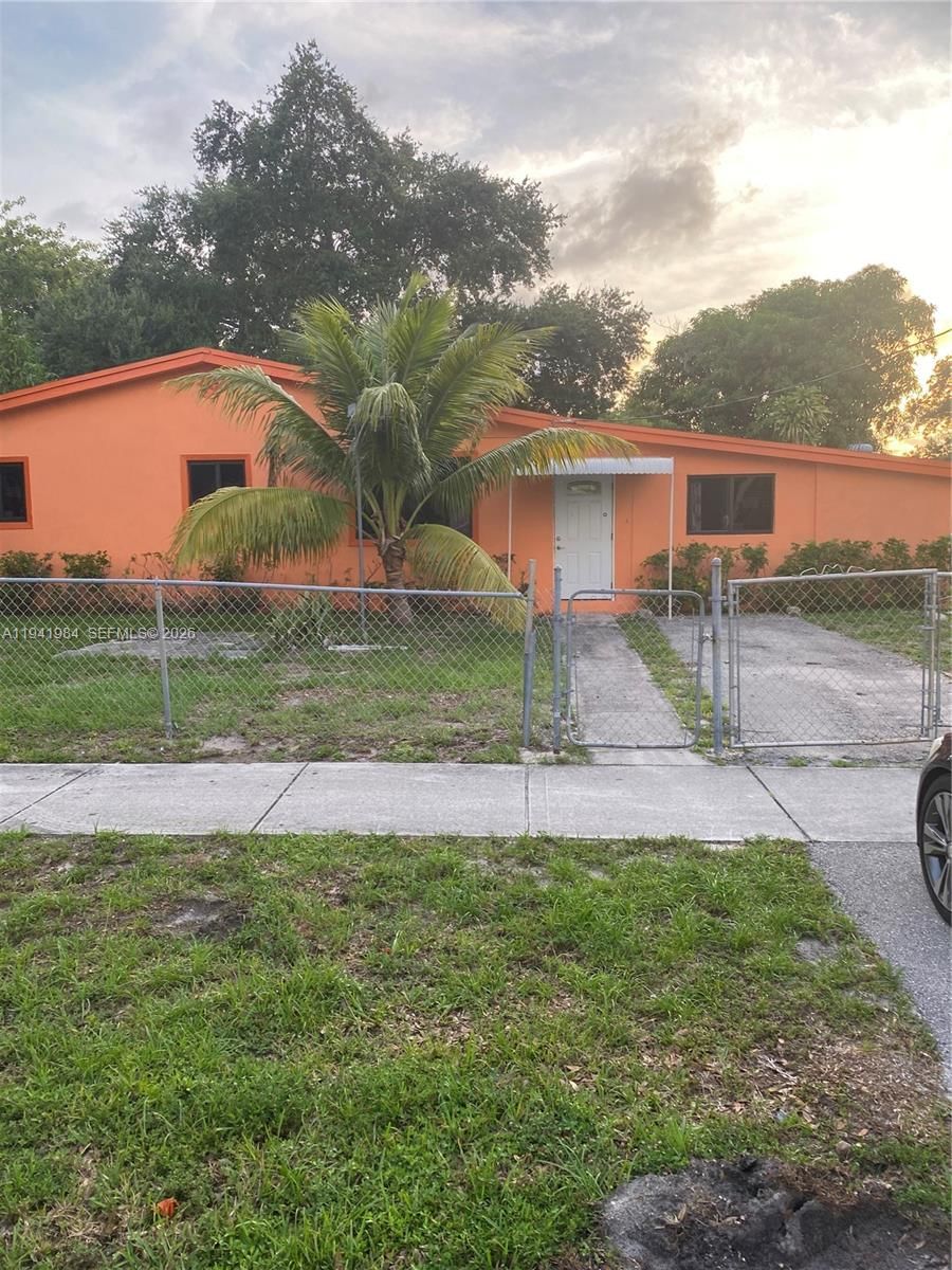 Real estate property located at 3300 40th Ave, Broward, Lake Forest Sec 4, West Park, FL