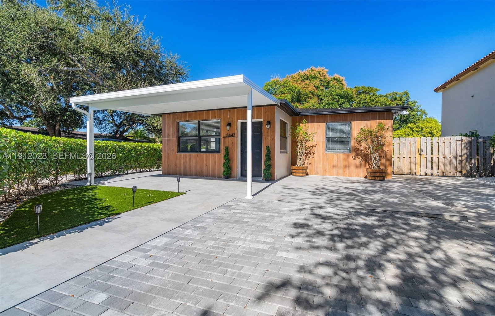 Real estate property located at 5647 Lincoln St #1-2, Broward, Hollywood Beach Gardens, Hollywood, FL