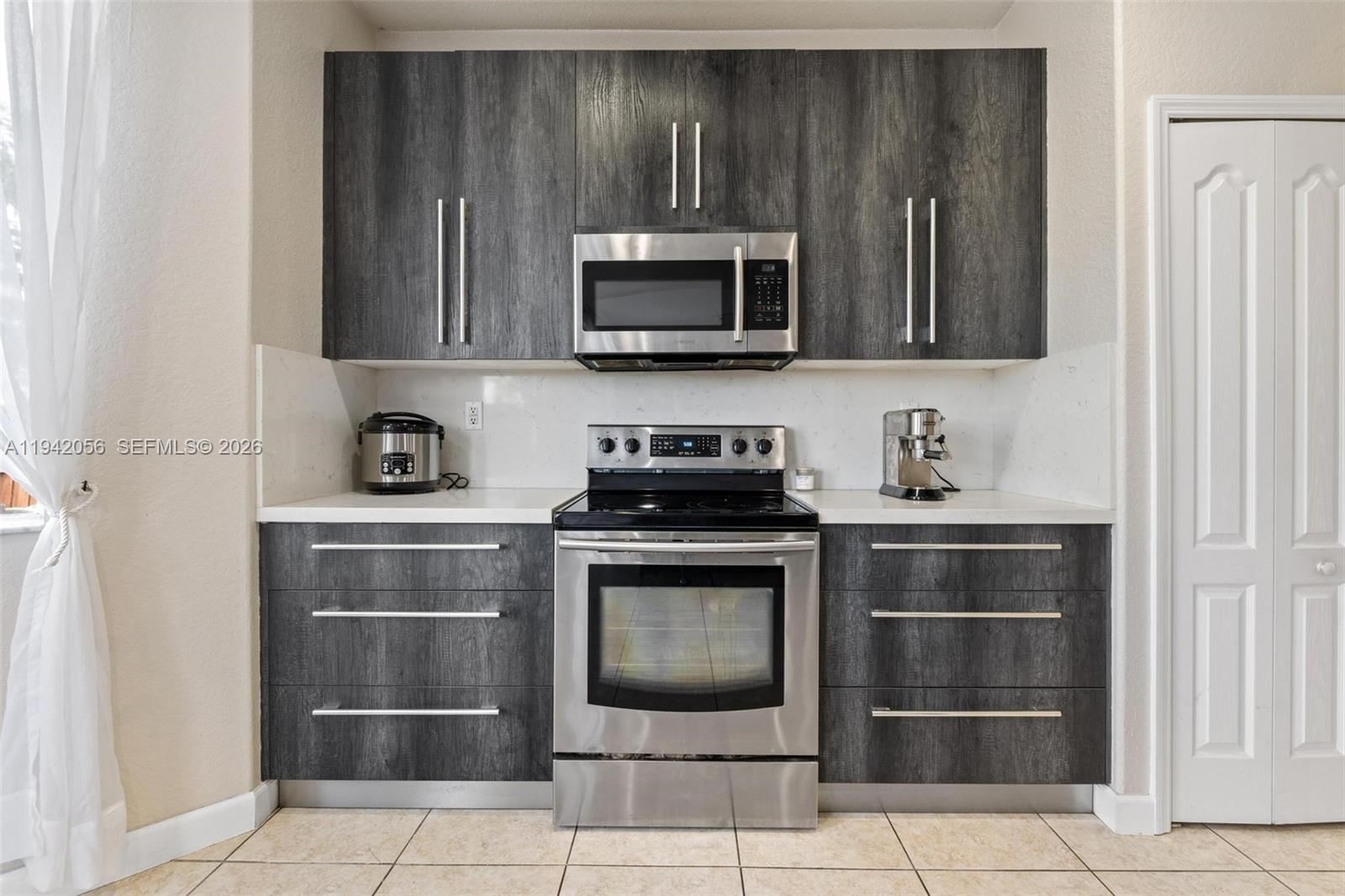 Real estate property located at 16301 70th St, Miami-dade, Sunset Lakes Estates 1st, Miami, FL