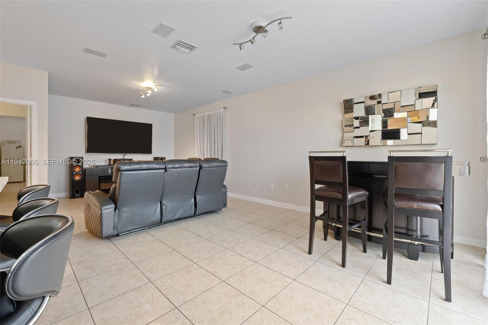 Real estate property located at 16301 70th St, Miami-dade, Sunset Lakes Estates 1st, Miami, FL