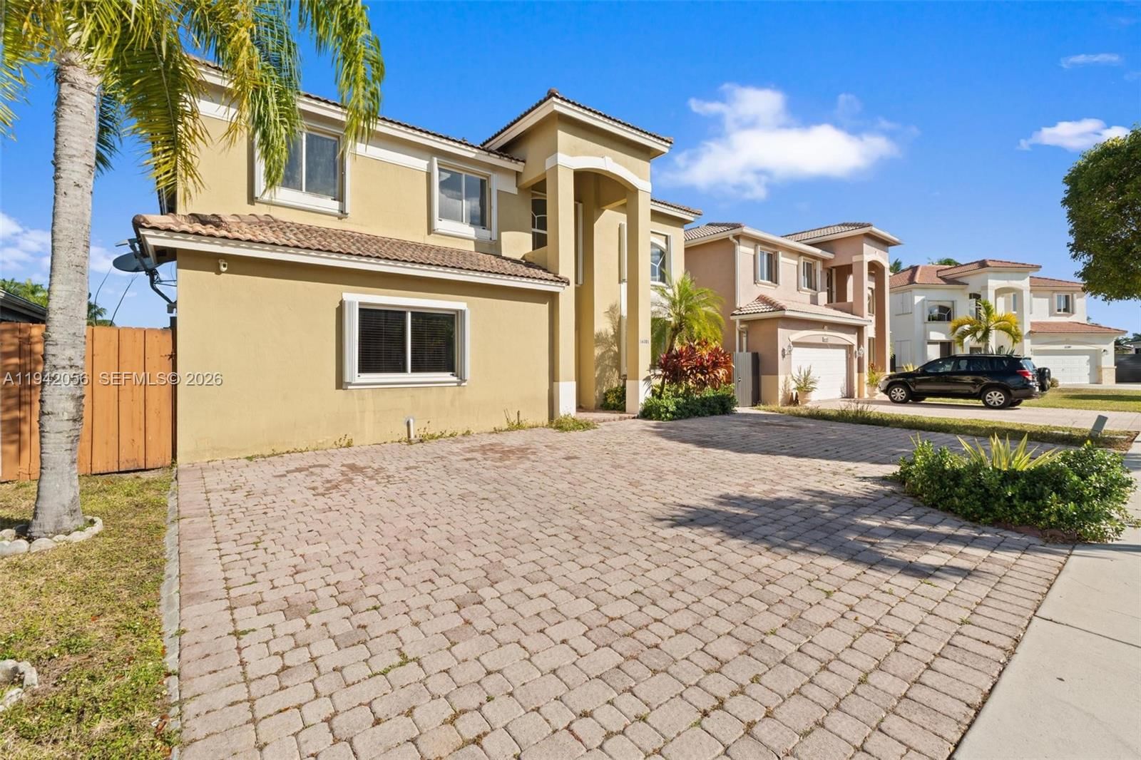 Real estate property located at 16301 70th St, Miami-dade, Sunset Lakes Estates 1st, Miami, FL