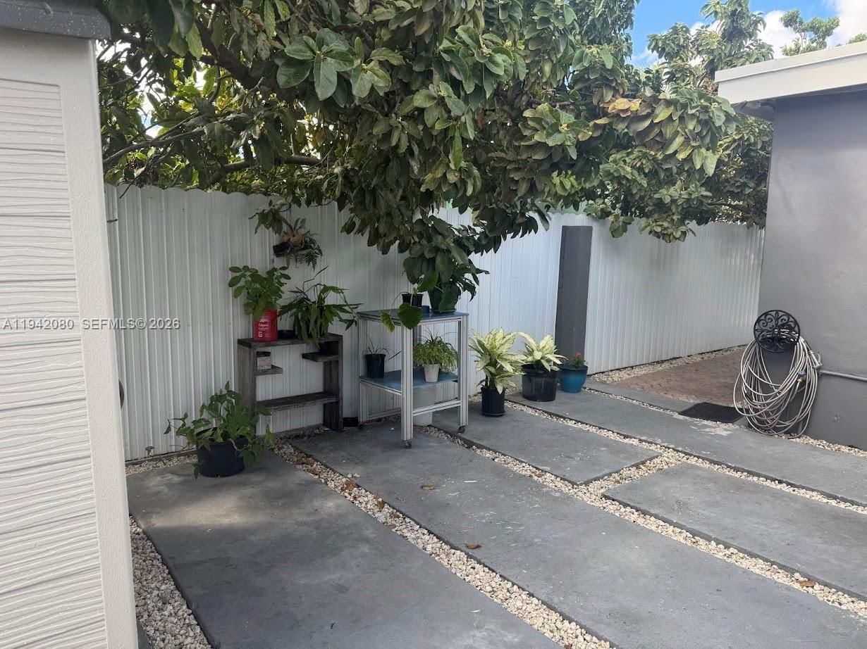Real estate property located at 412 15th St, Miami-dade, Manor Gardens Addn, Hialeah, FL
