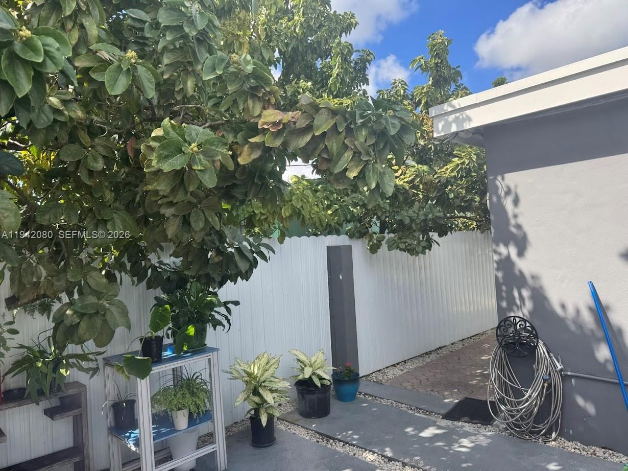 Real estate property located at 412 15th St, Miami-dade, Manor Gardens Addn, Hialeah, FL