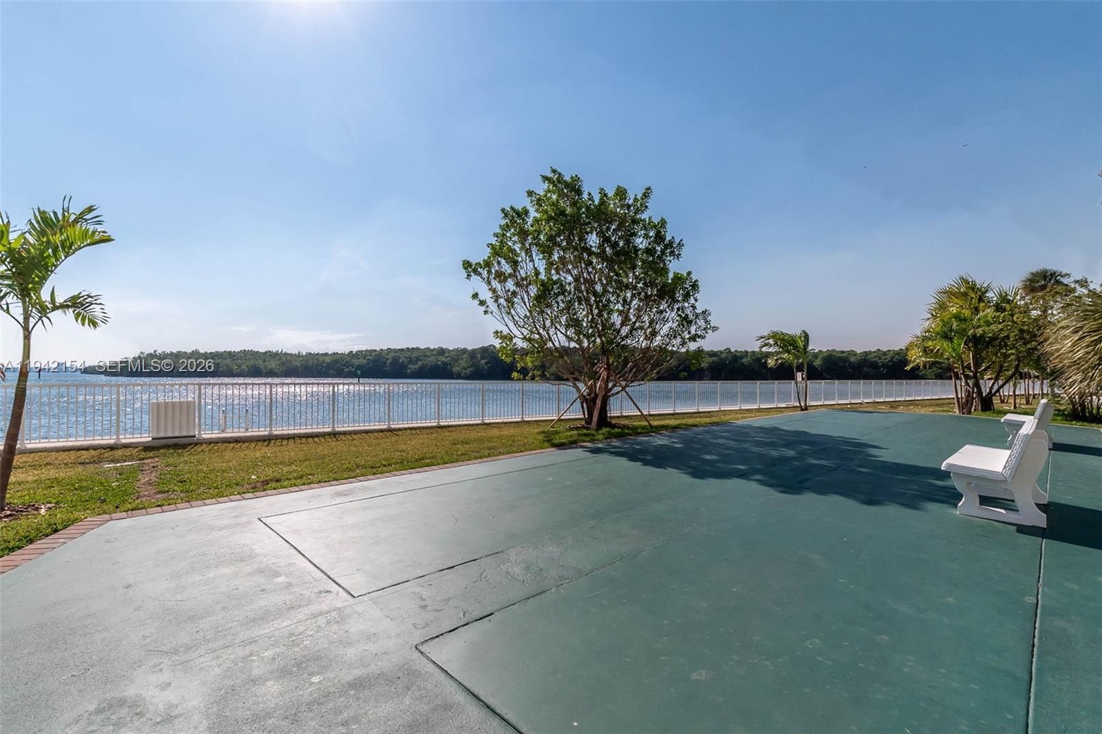Real estate property located at 500 Bayview Dr #617, Miami-dade, Arlen House West Condo, Sunny Isles Beach, FL