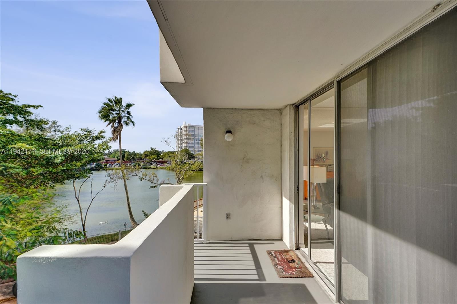 Real estate property located at 1300 Miami Gardens Dr #320E, Miami-dade, Wilshire Condo, Miami, FL