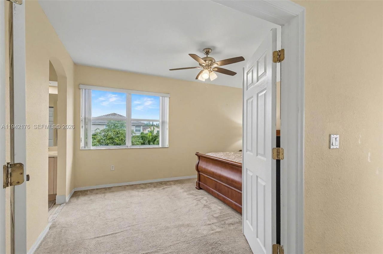 Real estate property located at 1939 13th St, Miami-dade, Shores At Keys Gate, Homestead, FL