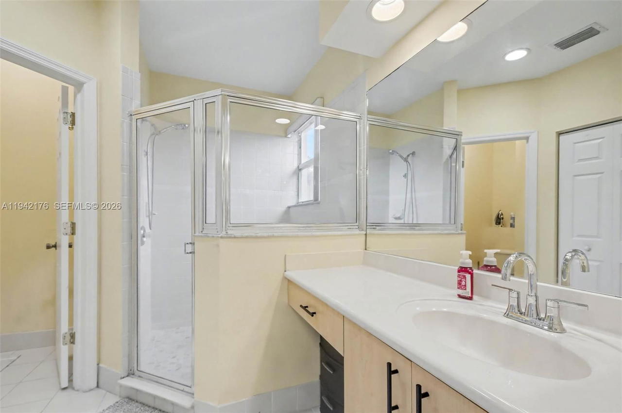 Real estate property located at 1939 13th St, Miami-dade, Shores At Keys Gate, Homestead, FL