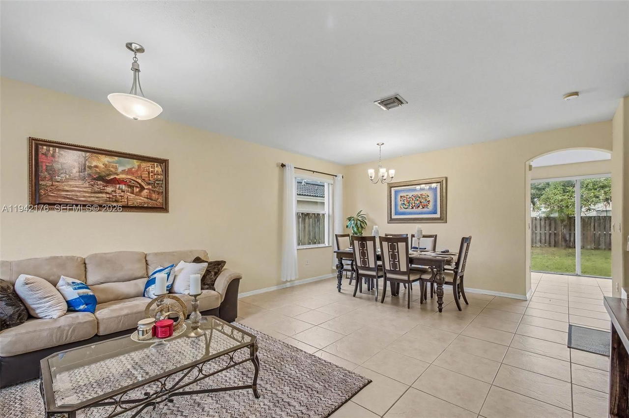 Real estate property located at 1939 13th St, Miami-dade, Shores At Keys Gate, Homestead, FL