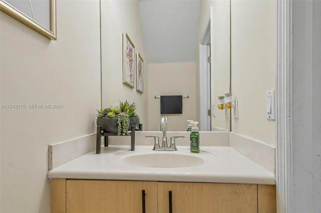 Real estate property located at 1939 13th St, Miami-dade, Shores At Keys Gate, Homestead, FL