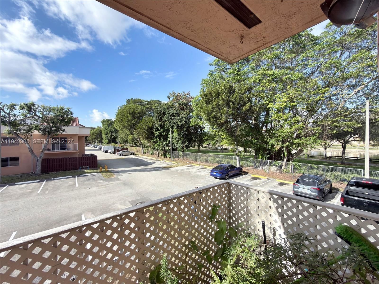 Real estate property located at 14911 80th St #221, Miami-dade, The Seasons Villas & Thms, Miami, FL