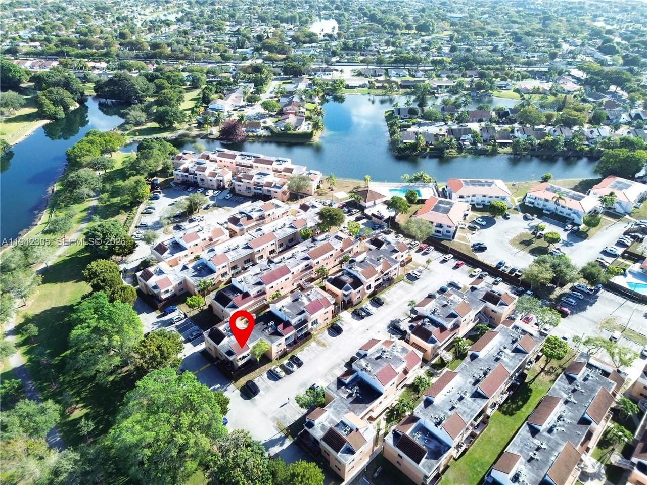 Real estate property located at 14911 80th St #221, Miami-dade, The Seasons Villas & Thms, Miami, FL