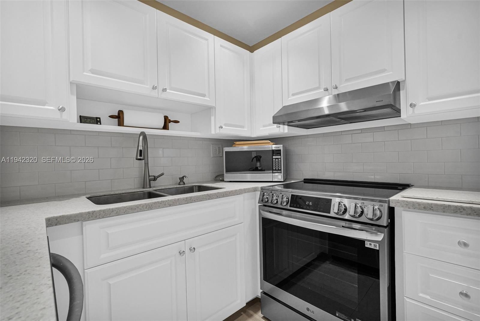 Real estate property located at 5911 14th Ln #301S, Broward, Riviera Park Condo, Fort Lauderdale, FL