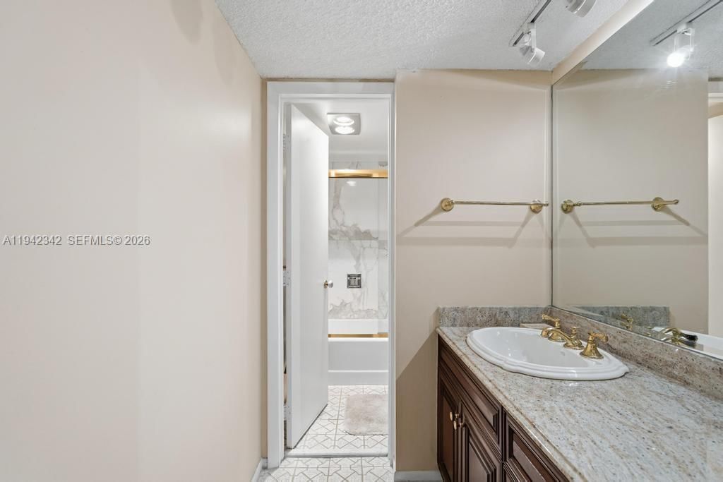 Real estate property located at 1 Las Olas Circle #306, Broward, Venetian Condominium, Fort Lauderdale, FL