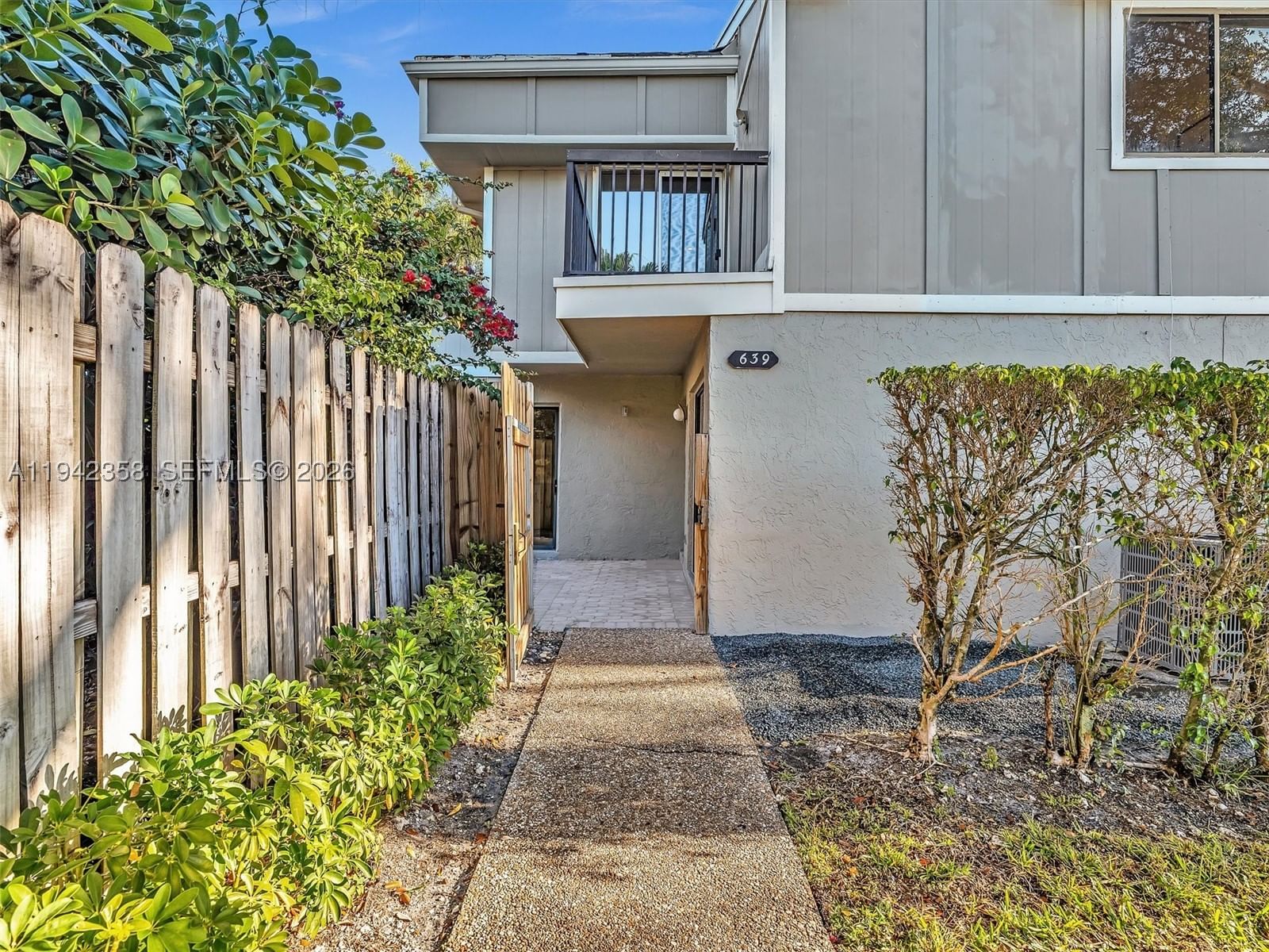 Real estate property located at 639 132nd Ter, Broward, Lago West Cluster Homes P, Plantation, FL