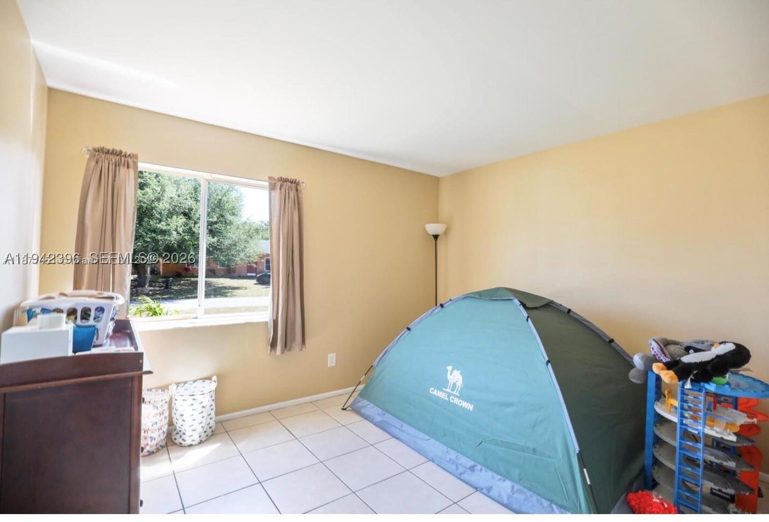 Real estate property located at 250 Homeland Rd, St Lucie, Port St Lucie Section 41, Port St Lucie, FL