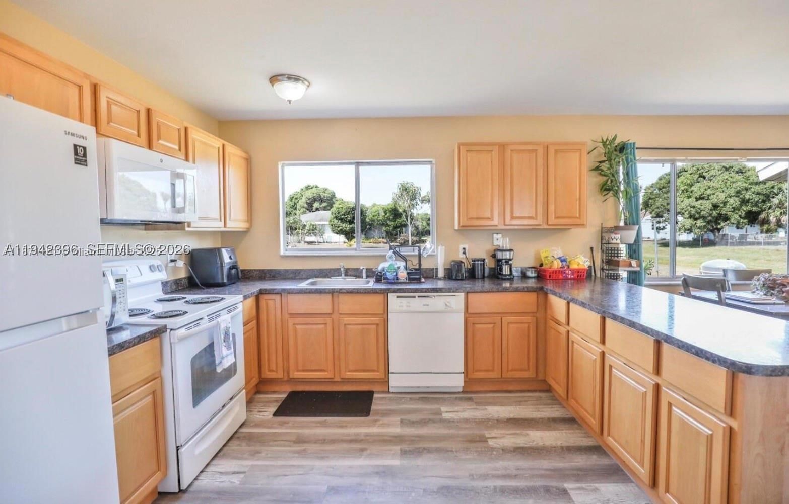 Real estate property located at 250 Homeland Rd, St Lucie, Port St Lucie Section 41, Port St Lucie, FL
