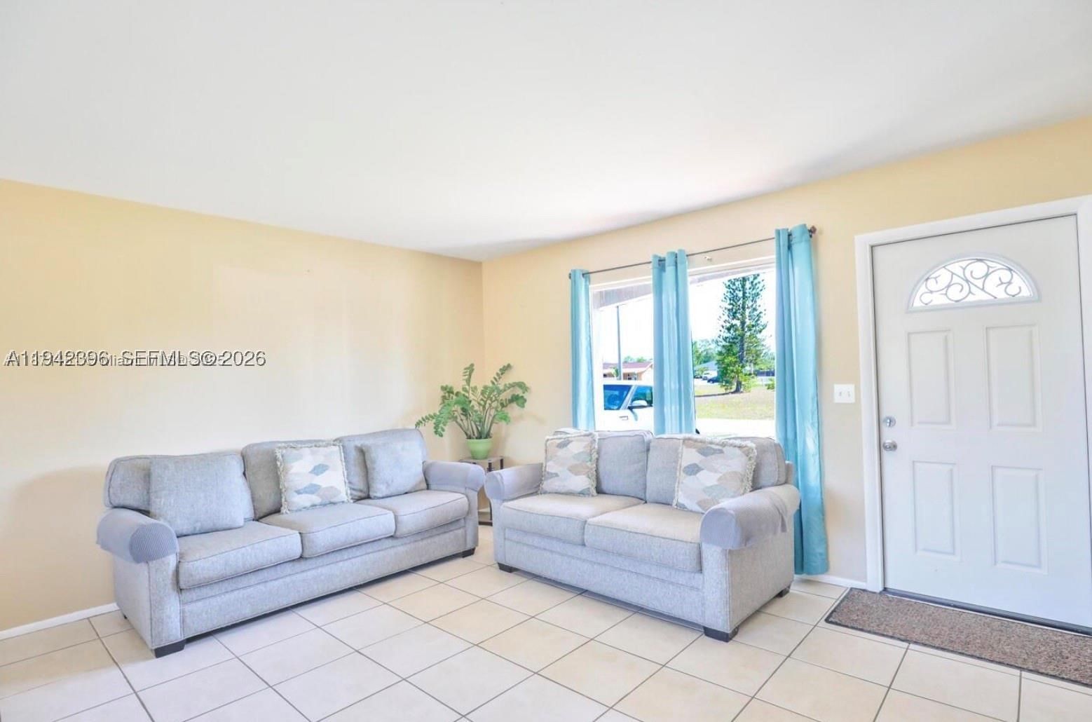 Real estate property located at 250 Homeland Rd, St Lucie, Port St Lucie Section 41, Port St Lucie, FL