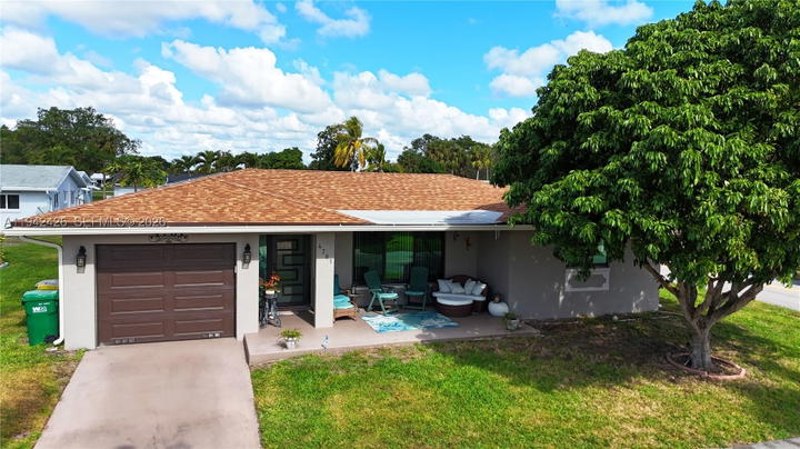 Real estate property located at 4701 44th St, Broward, Mainlands Of Tamarac Lake, Tamarac, FL